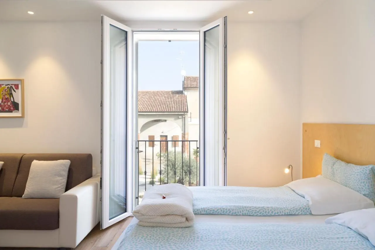 B&B FIERA in cascina Cremona 0*,  Italia